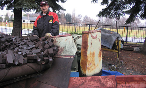 Hagen Zschischang bei Kohleverladung in Kraußnitz Hagen Zschischang bei Kohleverladung in Kraußnitz