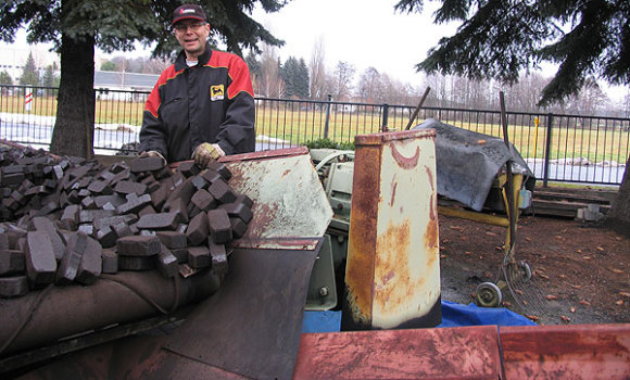 Hagen Zschischang bei Kohleverladung in Kraußnitz